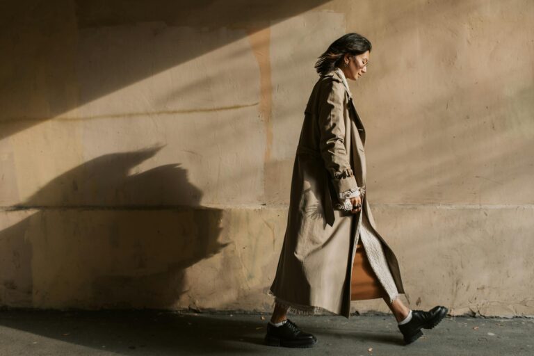 La versatilidad del trench coat: un imprescindible para marzo